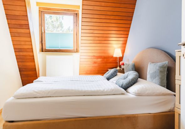 comfortables Doppelbett mit Tempura Matrazze