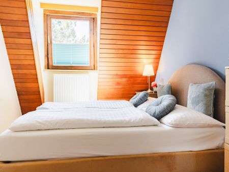 comfortables Doppelbett mit Tempura Matrazze