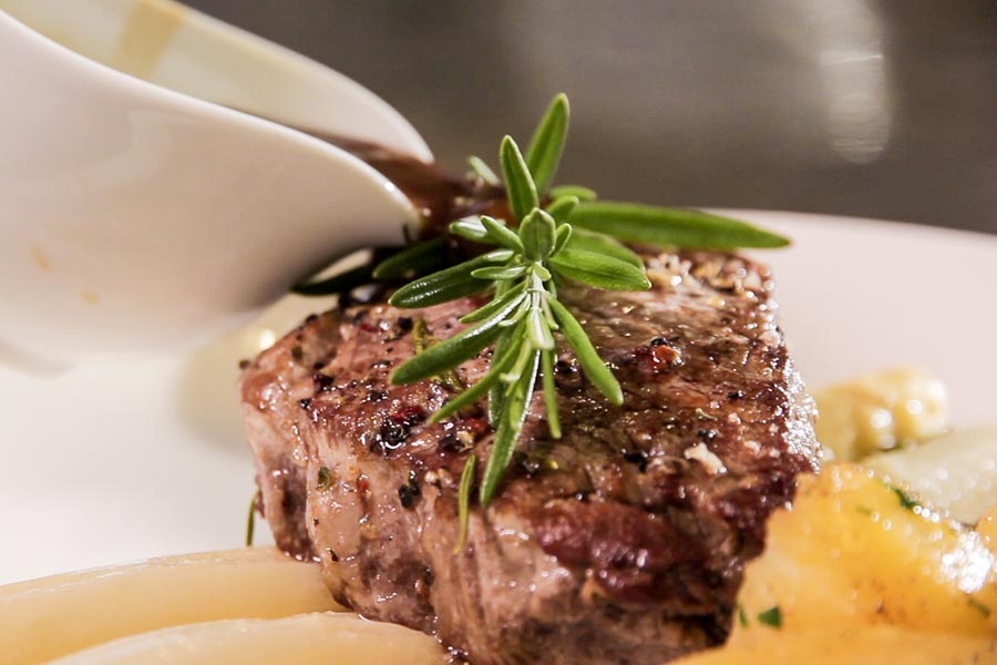 saftiges Steak mit Rosmarin